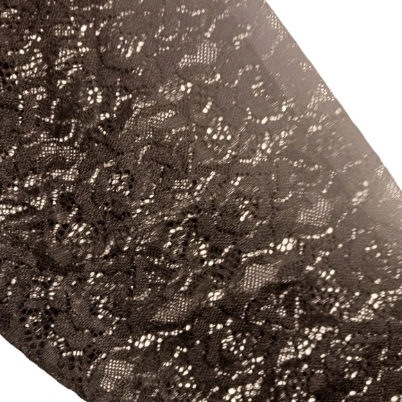 Torrid Top-Foxy Lace Sleeve 3X EUC - Picture 5 of 7